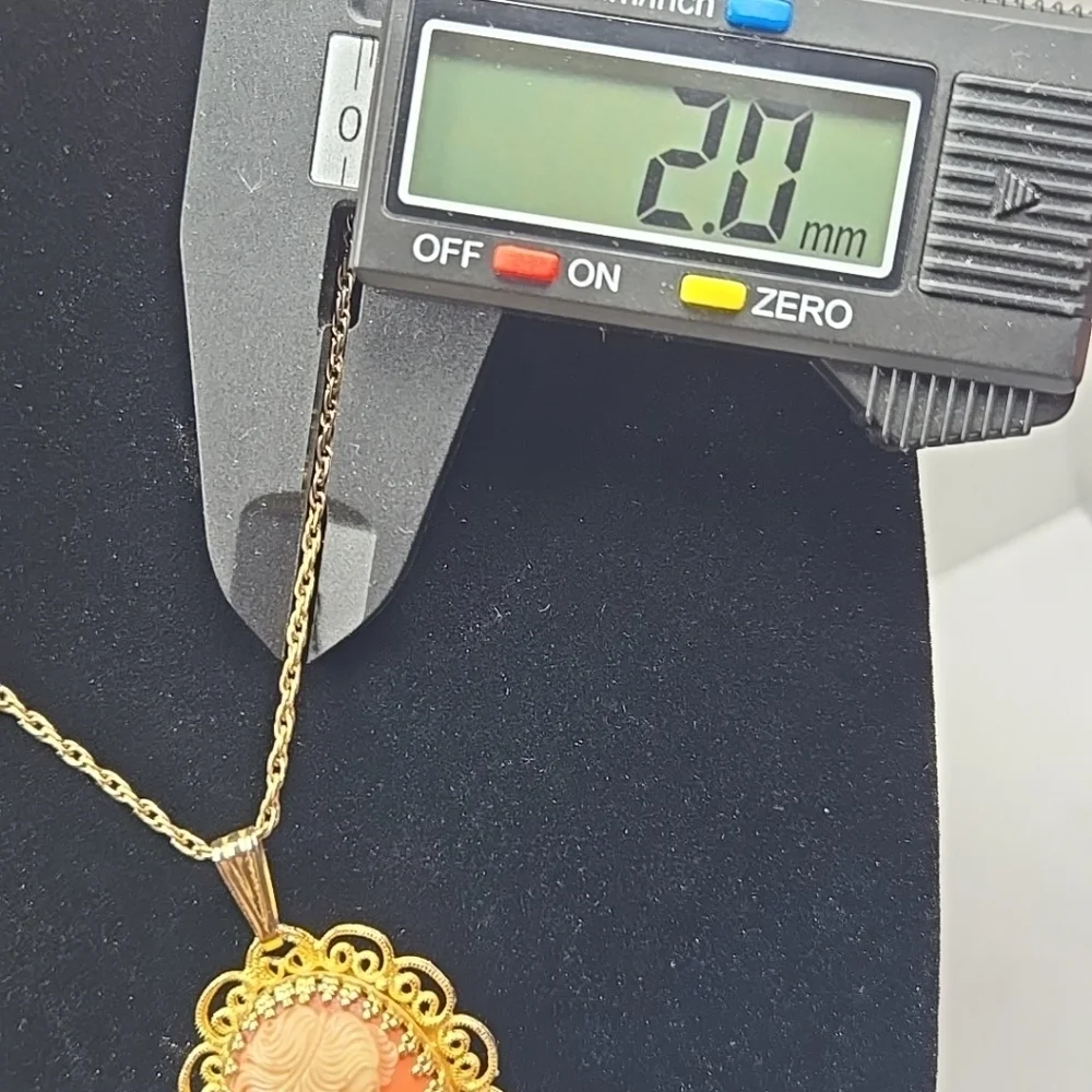 Vintage Andre Rivalle 17 Jewel Watch Avon Necklace Gold Tone Cameo Pendant Runs